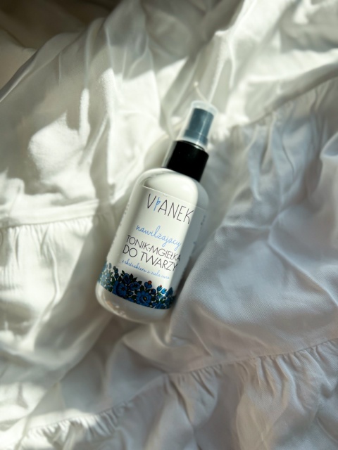 VIANEK Nawilżający tonik-mgiełka do twarzy 150 ml