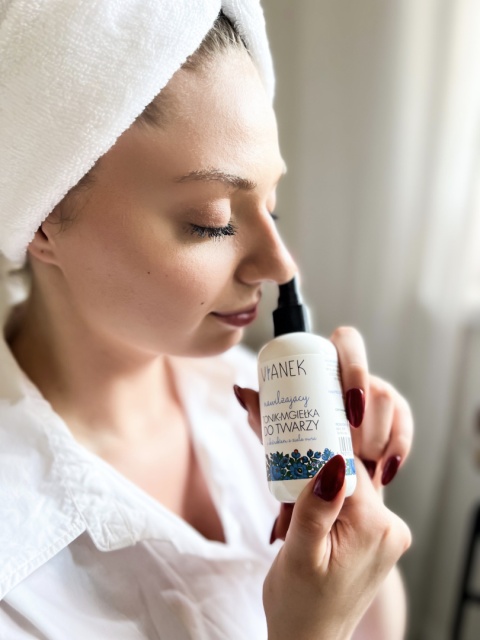 VIANEK Nawilżający tonik-mgiełka do twarzy 150 ml