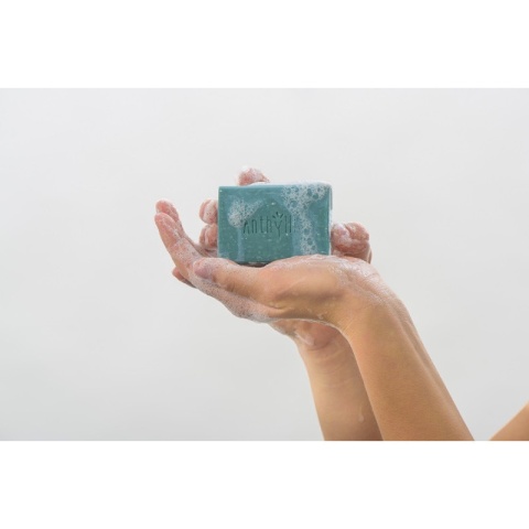 ANTHYLLIS Szampon w kostce, zwiększający objętość, z ekstraktem z imbiru i spiruliny 80 g