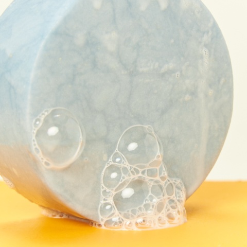 CZTERY SZPAKI Delikatny szampon w kostce 75 g