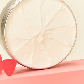 CZTERY SZPAKI Mus do ciała truskawka i werbena 150 ml