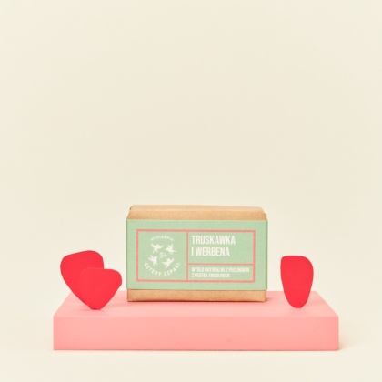 CZTERY SZPAKI Peelingujące mydło w kostce - truskawka i werbena 110 g