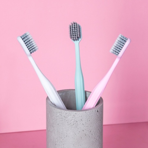 ZUZII Szczoteczka do zębów z PLA – ŚREDNIA, miętowa