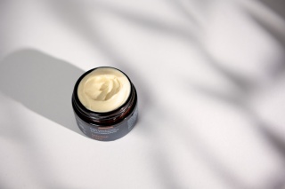 MAKE ME BIO – Intense Care Bogaty Krem do Twarzy z Witaminami A, E i Nienasyconymi Kwasami Tłuszczowymi 50 ml