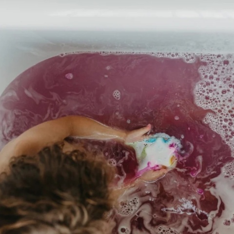 MINI U Gwiazdka – Musująca Kula do Kąpieli dla Dzieci – 120 g